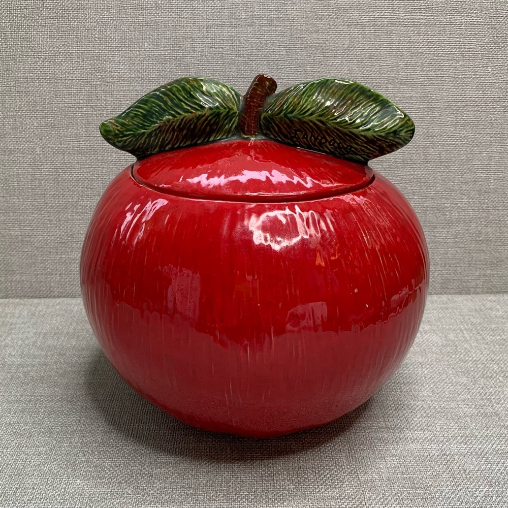 VINTAGE Iandola Ceramic Apple Lidded Jar Bright Red Cookie Leaves and Stem